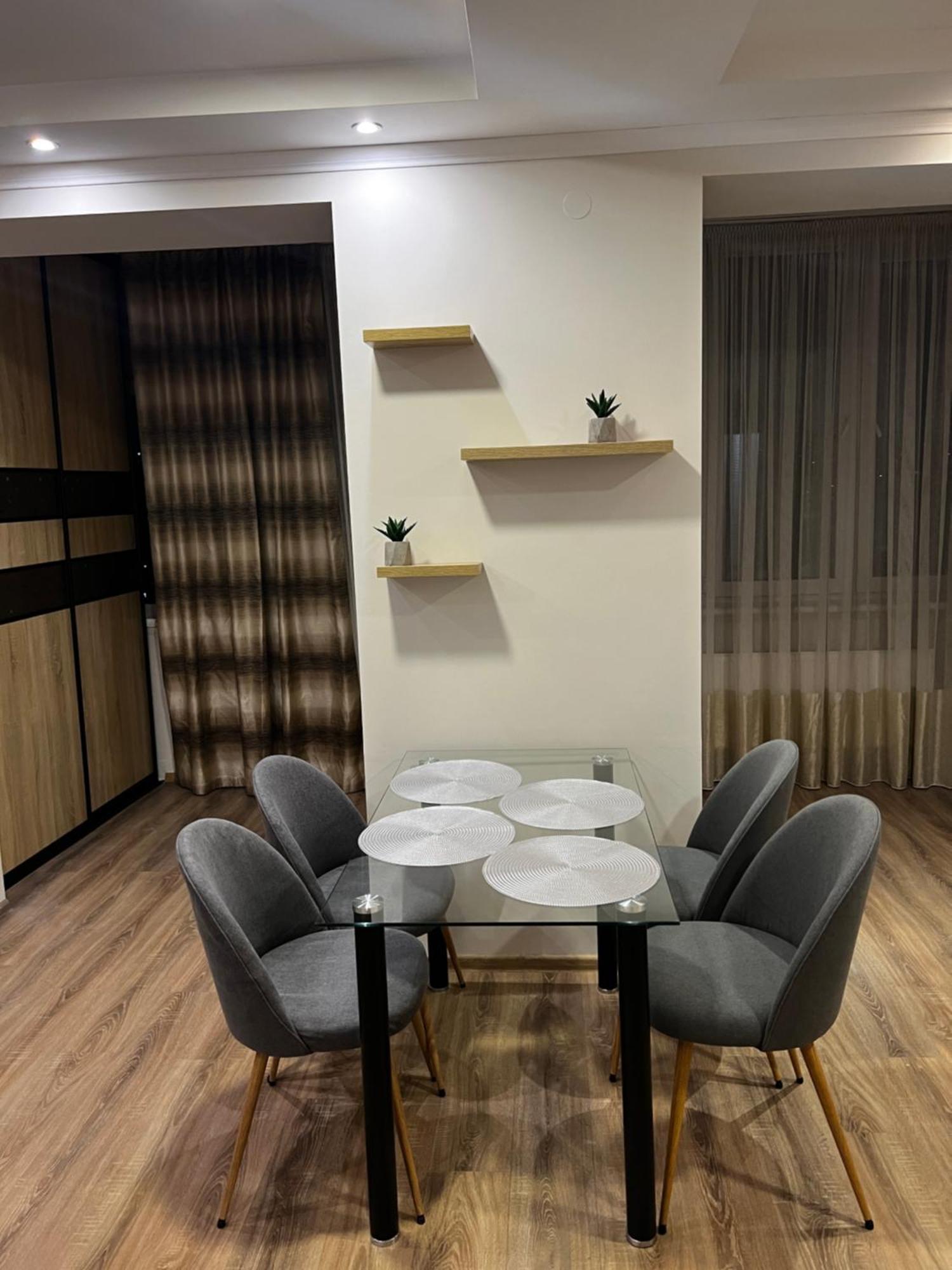 Apartment Vip центр *